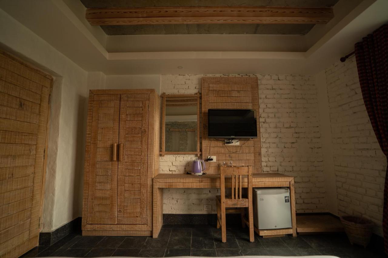 Hotel Mera Peak Private Limited Pokhara Bagian luar foto