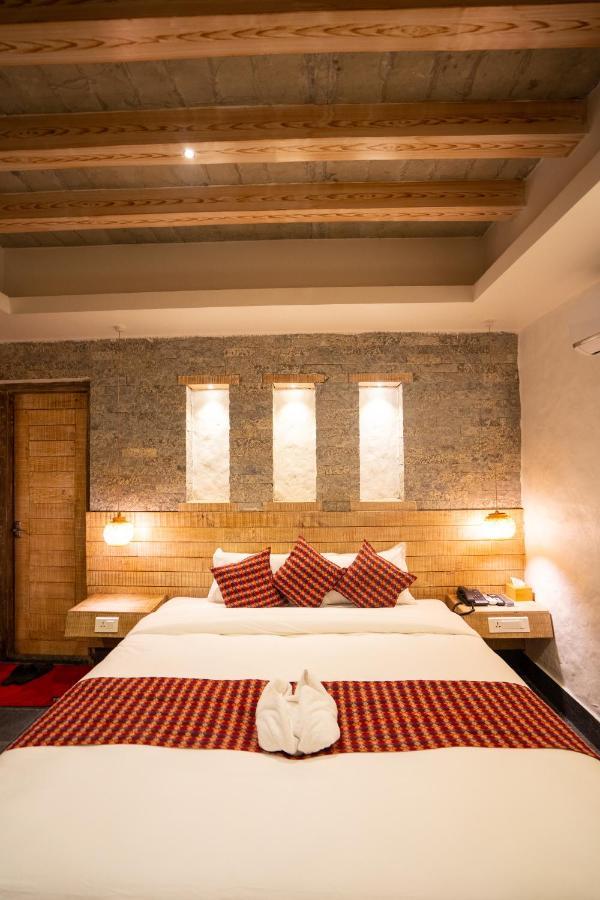 Hotel Mera Peak Private Limited Pokhara Bagian luar foto